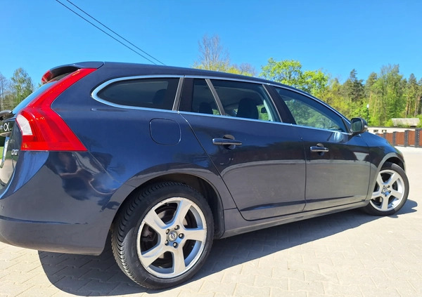 Volvo V60 cena 31500 przebieg: 207700, rok produkcji 2011 z Supraśl małe 172